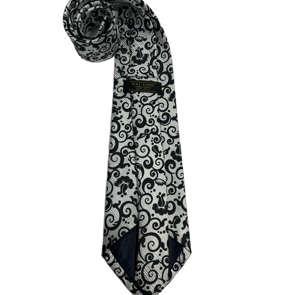 NWOT…KAI LONG HAND MADE SILK TIE. 100% WOOL YEAR ROUND TIE. - Picture 2 of 8